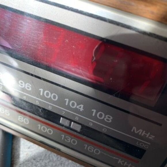 General Electric Model No. 7-4601A Clock Radio *Tested* - Picture 9 of 9